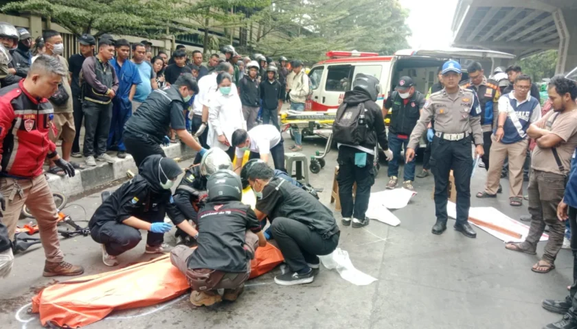 Kecelakaan Maut di Depan Terminal Leuwipanjang: Truk, Mobil, dan Motor Rusak Parah, Gerobak Terguling, 1 Tewas di Tempat