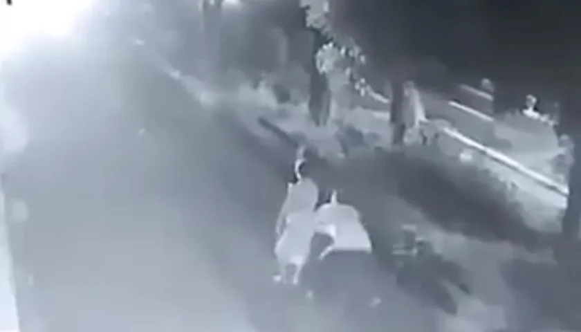 Viral Aksi Heroik Petugas Selamatkan Pria Tertabrak Kereta di Pasuruan, Nyawa Tertolong Berkat Keberanian Luar Biasa